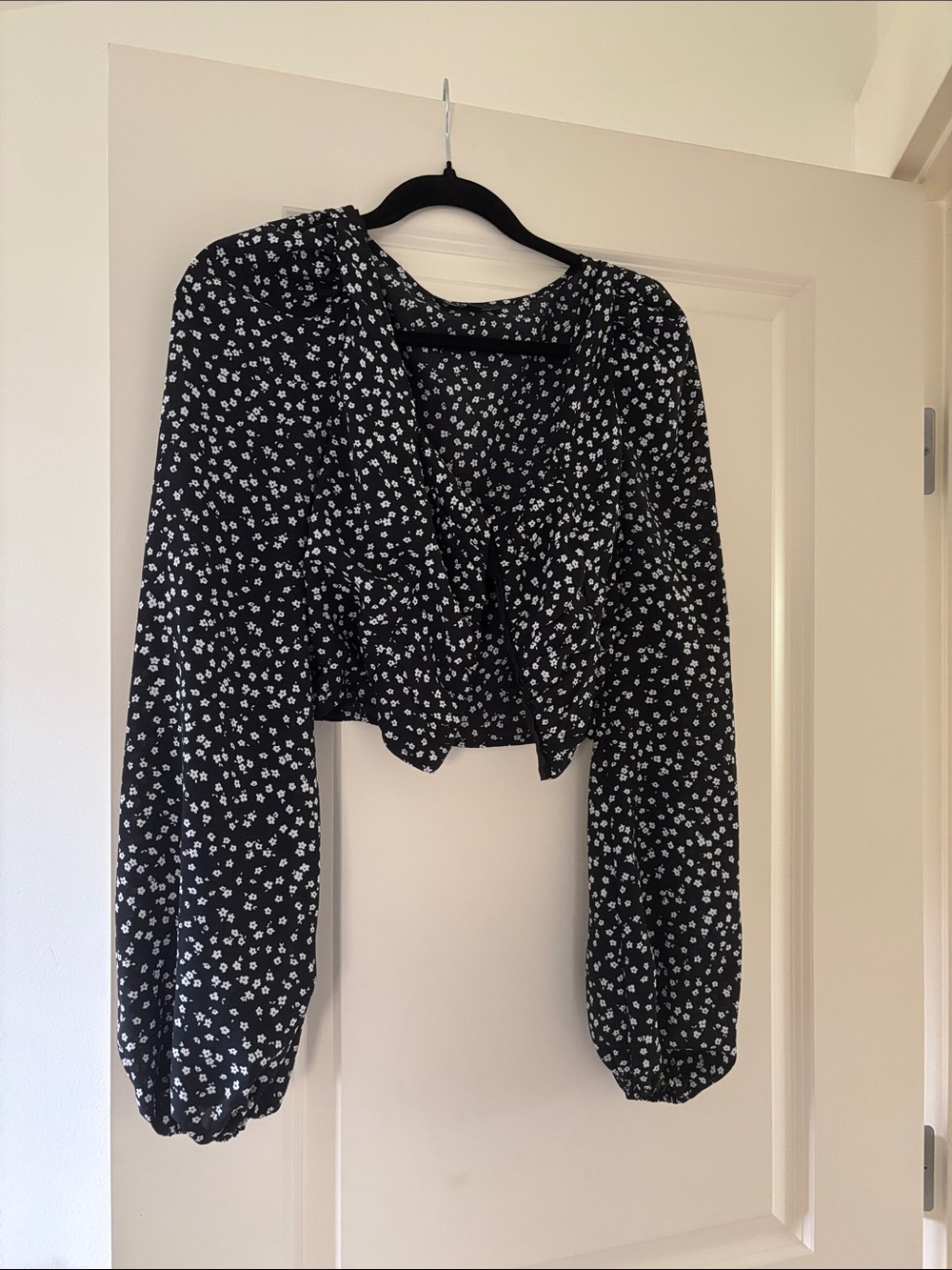 Lulu's Black Floral Cropped Blouse with Front Clasp Closure